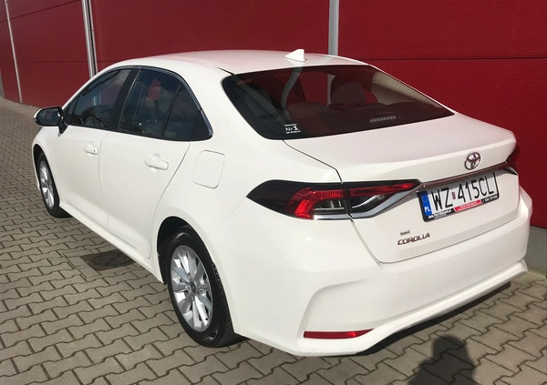 Toyota Corolla cena 75900 przebieg: 79211, rok produkcji 2020 z Lipsk małe 211